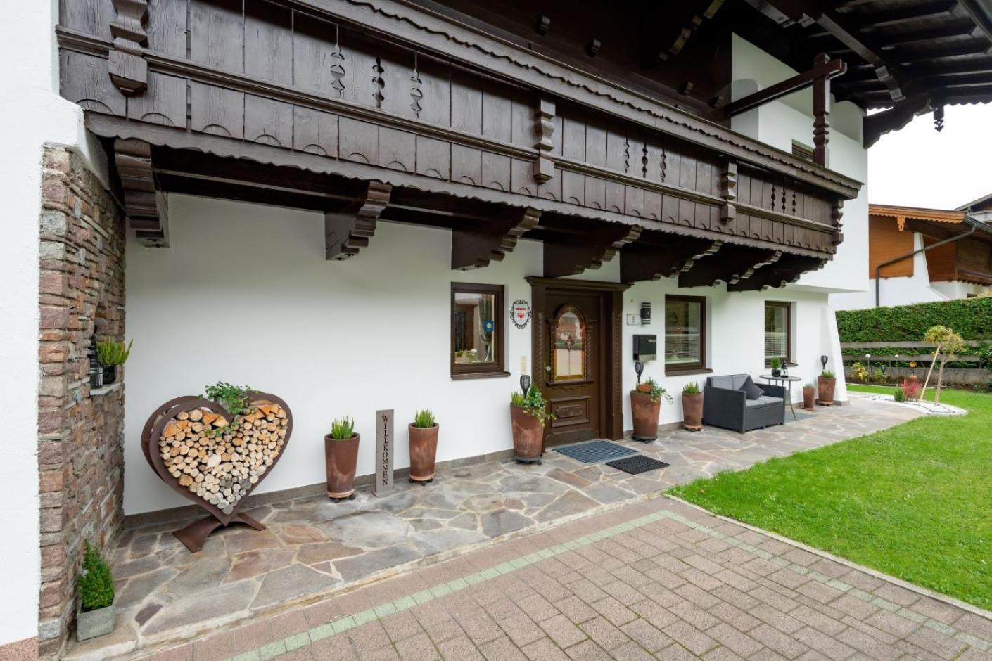 Haus Schroll Leilighet Ried im Zillertal Eksteriør bilde