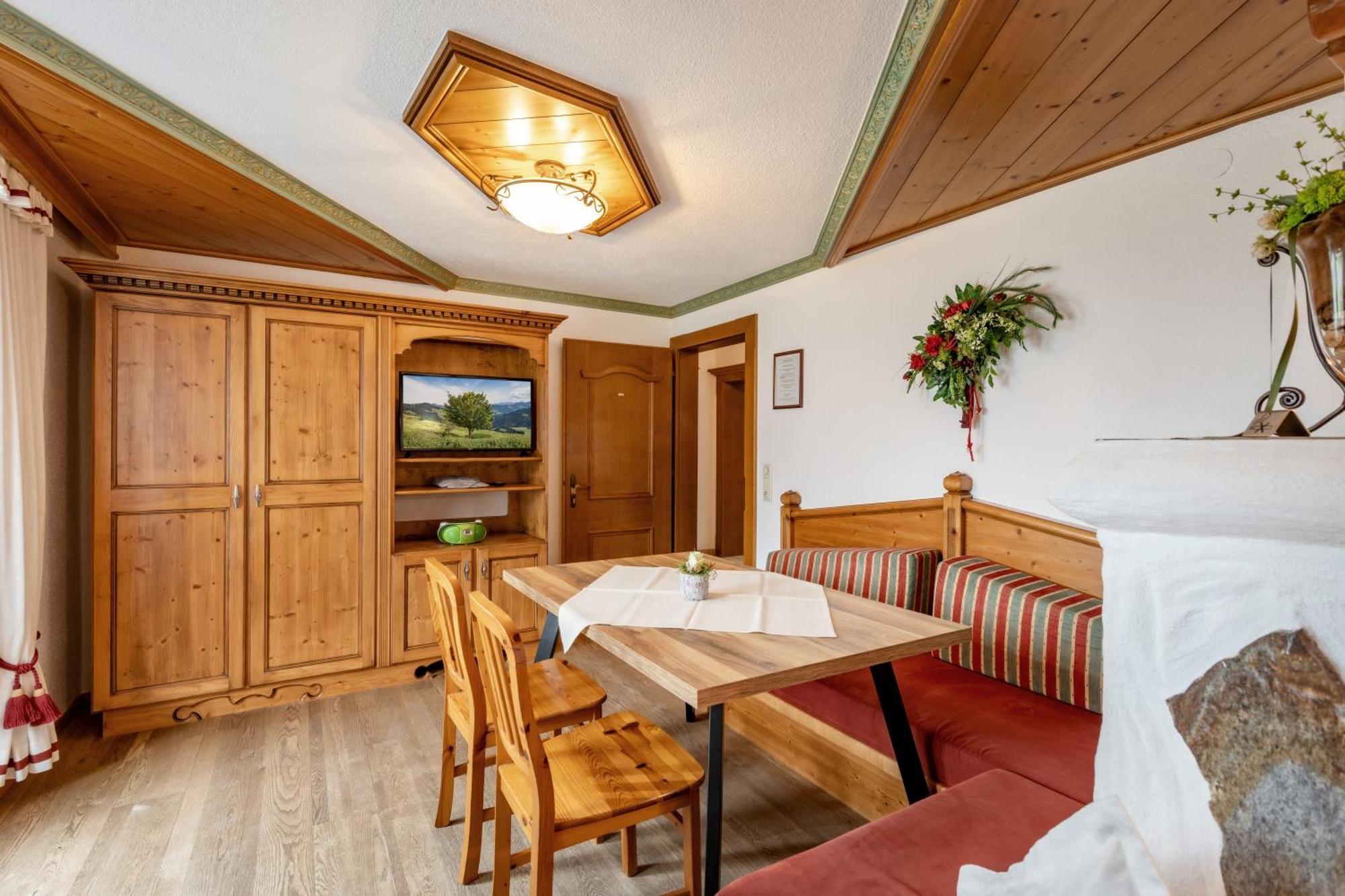 Haus Schroll Leilighet Ried im Zillertal Eksteriør bilde