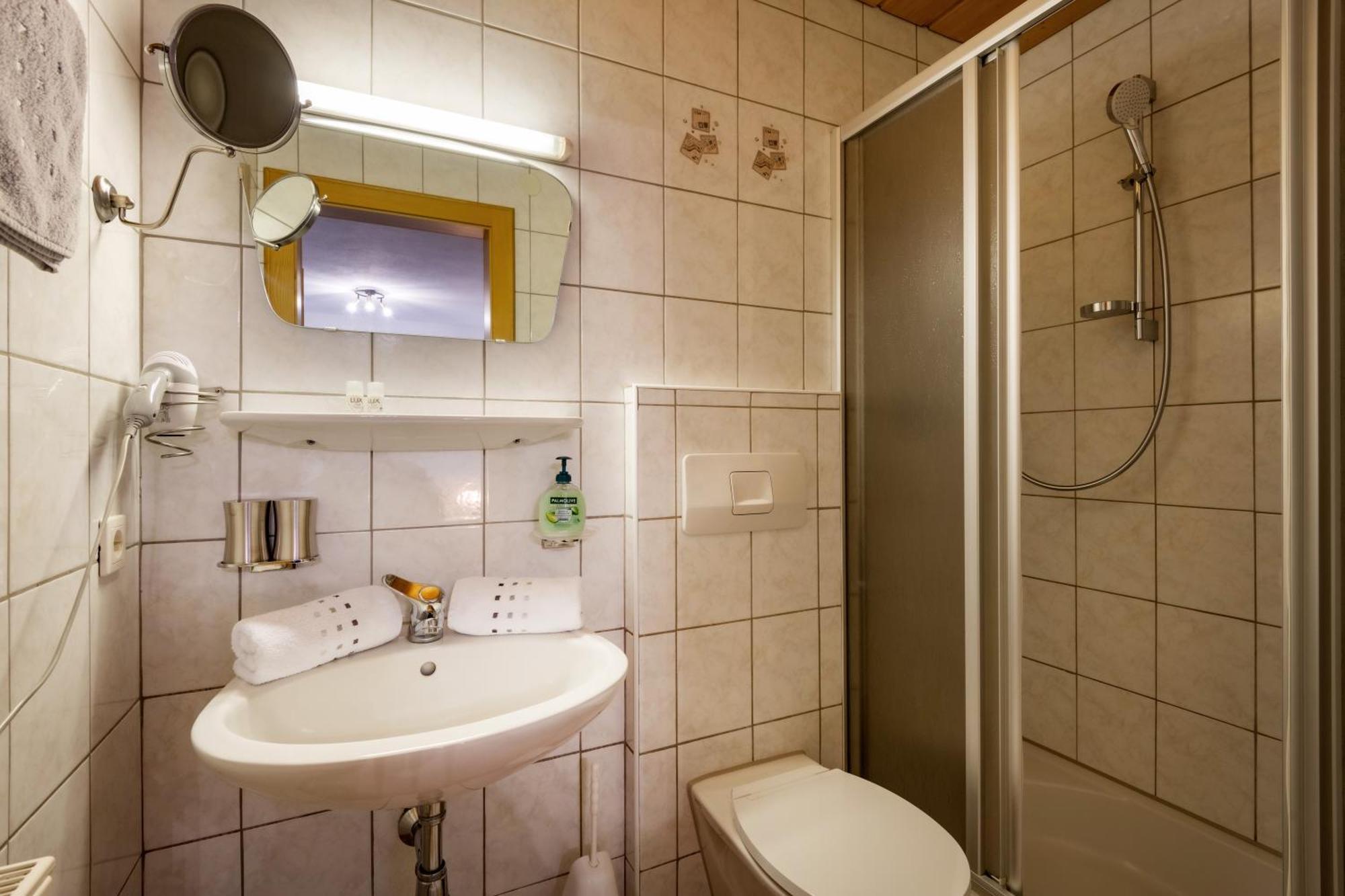 Haus Schroll Leilighet Ried im Zillertal Eksteriør bilde