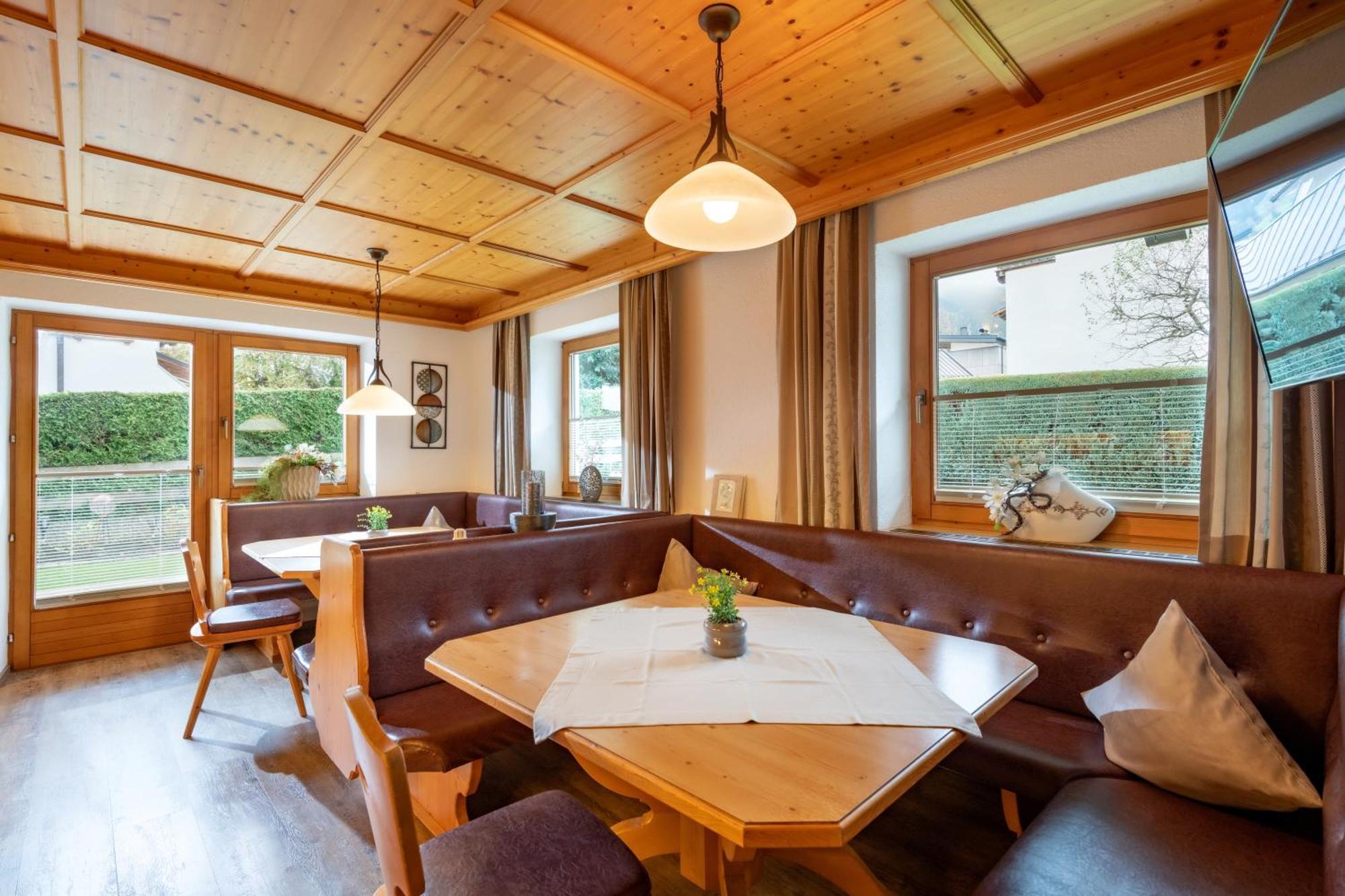 Haus Schroll Leilighet Ried im Zillertal Eksteriør bilde